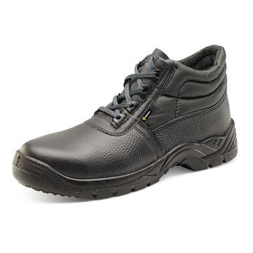 Beeswift Non Metallic Chukka Boot
